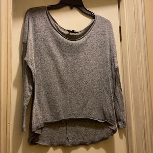 3/4 sleeve gray shirt